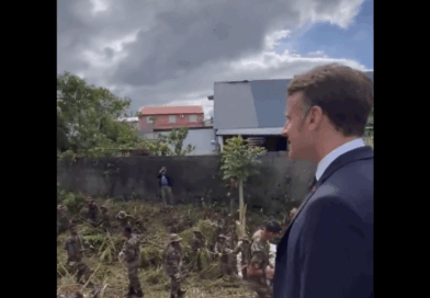 Macron en costume de PDG à la réunion : Les soldats, nouveaux jardiniers d’Etat ? 