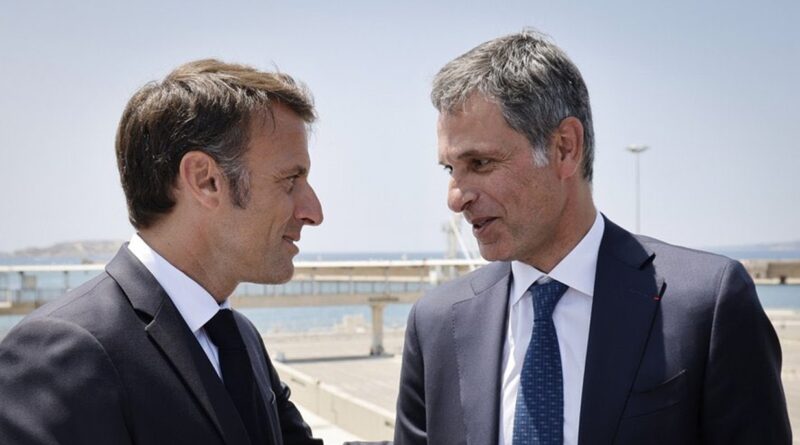 Emmanuel Macron nomme au grade d’Officier la 6ème fortune du pays Rodolphe Saadé