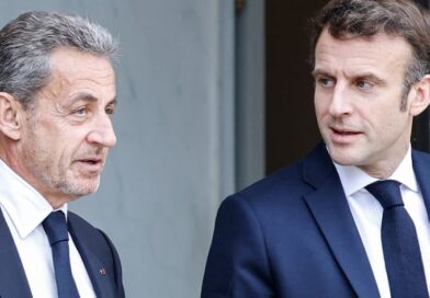 Nicolas Sarkozy et Emmanuel Macron a l Elysee en fevrier 2022 1391822