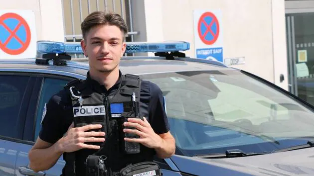 jeune policier jeune policier