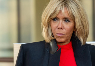 Un jeune Belge vient tout juste d’épouser une magnifique jeune femme. Le lendemain matin, ses amis le croisent par hasard et lui lancent « Alors, cette nuit de noces, ça a donné quoi » « Oh, je