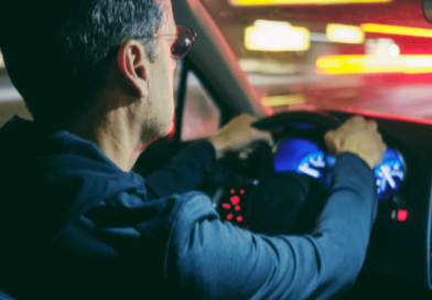 Un jeune Belge vient tout juste d’épouser une magnifique jeune femme. Le lendemain matin, ses amis le croisent par hasard et lui lancent « Alors, cette nuit de noces, ça a donné quoi » « Oh, je