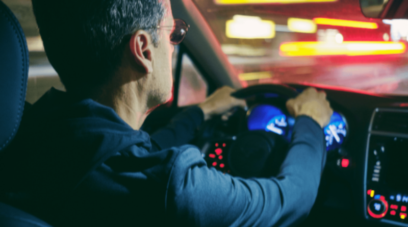 Un jeune Belge vient tout juste d’épouser une magnifique jeune femme. Le lendemain matin, ses amis le croisent par hasard et lui lancent « Alors, cette nuit de noces, ça a donné quoi » « Oh, je