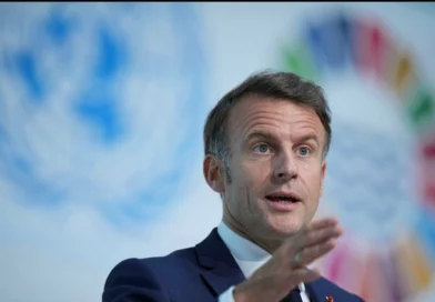 Interdiction des réseaux sociaux avant 15 ans : Macron frappe un grand coup après le drame de Nogent