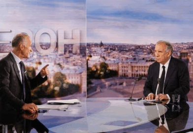 Interdiction immédiate des armes blanches aux mineurs Bayrou frappe fort après le drame de Nogent