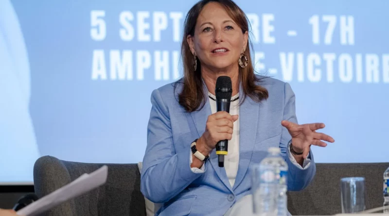 Ségolène Royal contre la minute de silence après le meurtre à Nogent