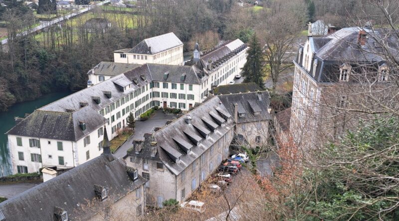 etablissement scolaire prive notre dame de betharram dans les pyrenees atlantiques