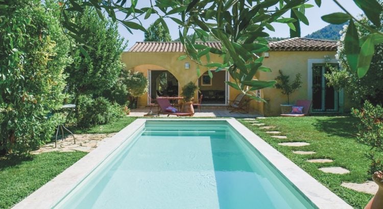 piscines-interdiction-restrictions-remplissage-construction-ete-