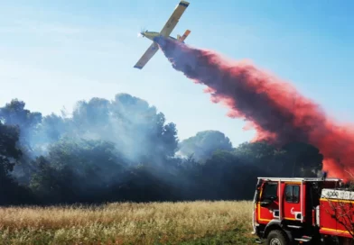 Les avions bombardiers d'eau de sortie dans l'Hérault