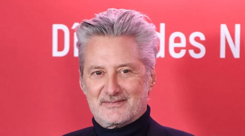 C est tres difficile Antoine de Caunes revient sur la douleur de l absence de son pere pendant plusieurs mois 1024x576